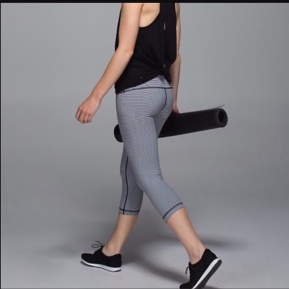 LULULEMON CROP WUNDER UNDER GINGHAM INKWELL DOT 4 TIGHT - Picture 3 of 11